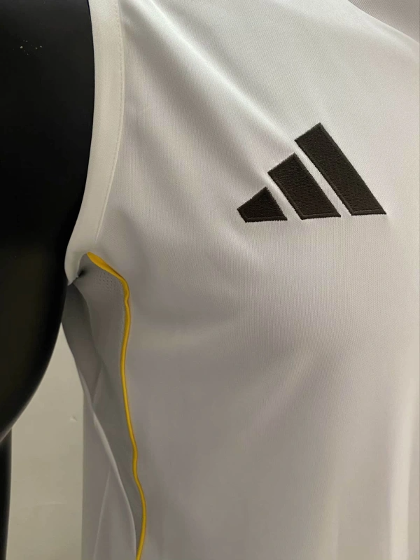 REAL MADRID I SIN MANGAS 25/26 HOMBRE