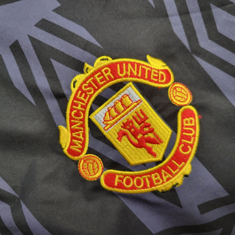 CHAQUETA CORTAVIENTOS MANCHESTER UNITED RETRO ✅