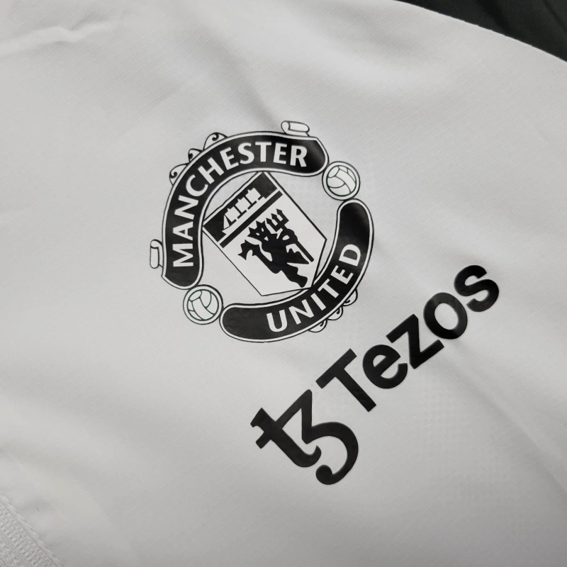 CHAQUETA CORTAVIENTOS MANCHESTER UNITED 25/26 ✅