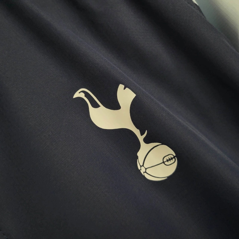 CHAQUETA CORTAVIENTOS TOTTENHAM 25/26 ✅
