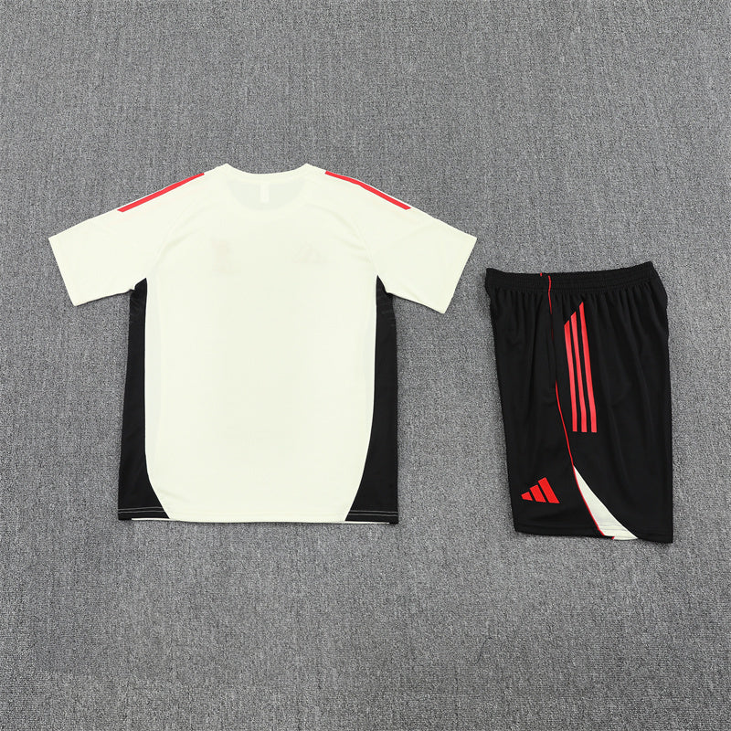 LIVERPOOL CONJUNTO ENTRENAMIENTO 25/26 HOMBRE