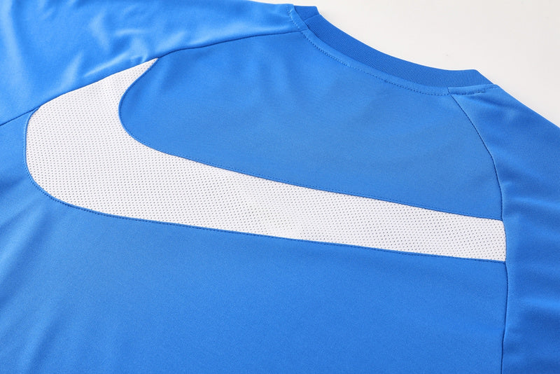 Conjunto de camiseta y pantalón corto Nike