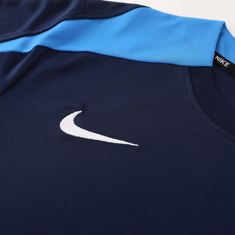 Conjunto de camiseta y pantalón corto Nike