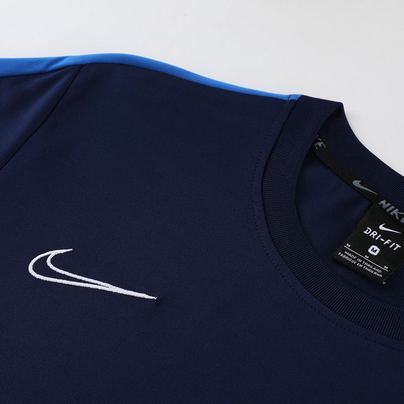 Conjunto de camiseta y pantalón corto Nike