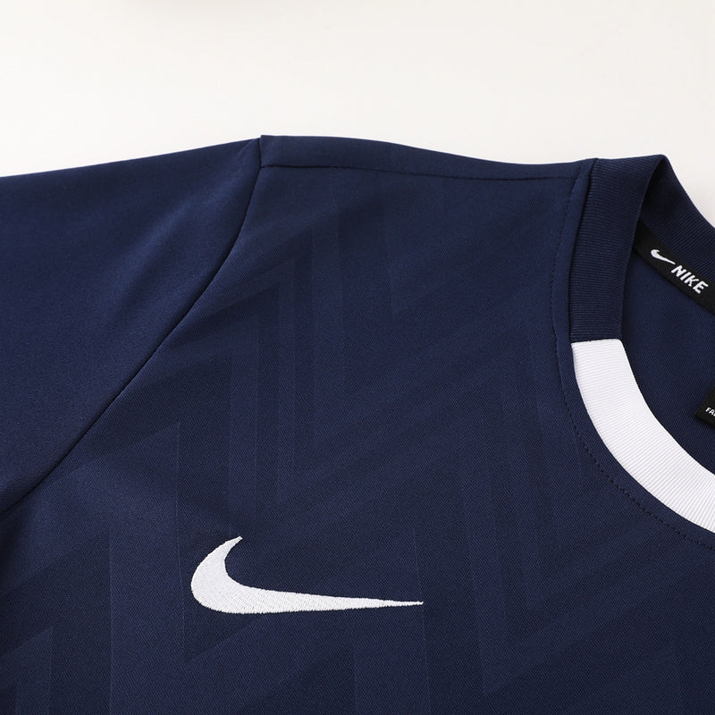 Conjunto de camiseta y pantalón corto Nike