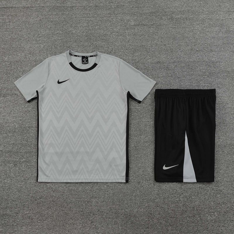 Conjunto de camiseta y pantalón corto Nike