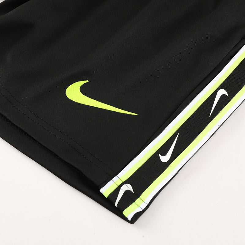 Conjunto de camiseta y pantalón corto Nike