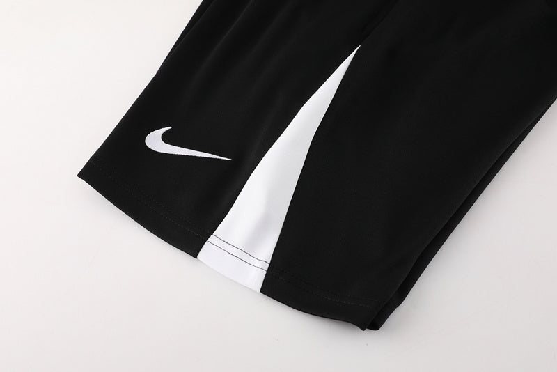 Conjunto de camiseta y pantalón corto Nike