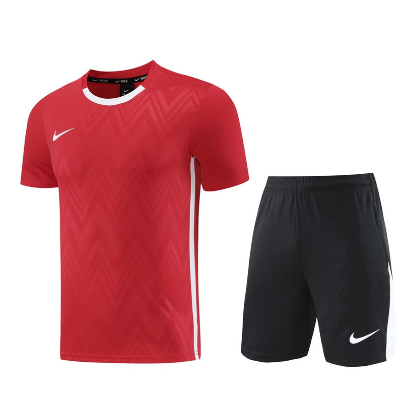 Conjunto de camiseta y pantalón corto Nike