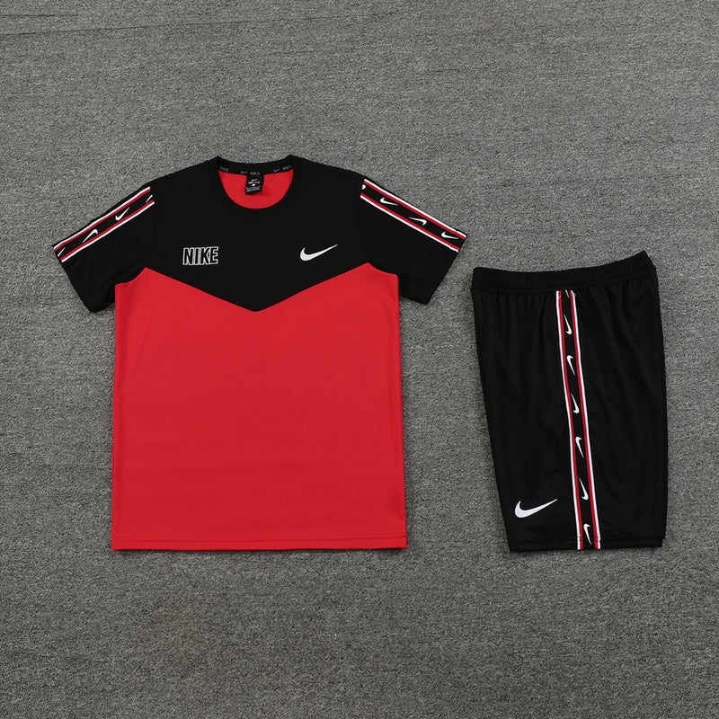 Conjunto de camiseta y pantalón corto Nike