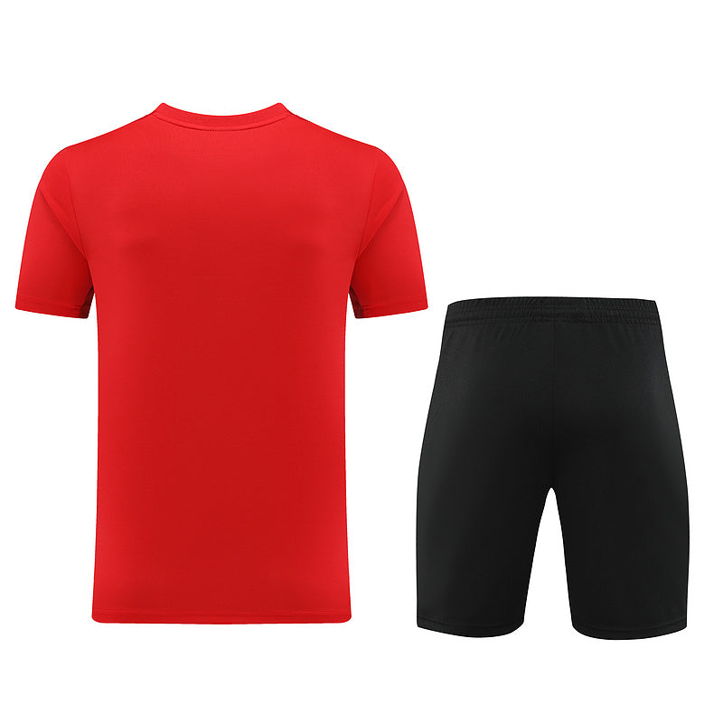 Conjunto de camiseta y pantalón corto Nike