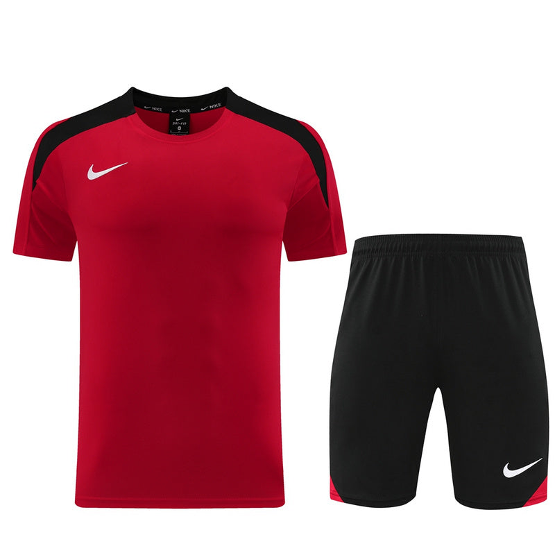 Conjunto de camiseta y pantalón corto Nike