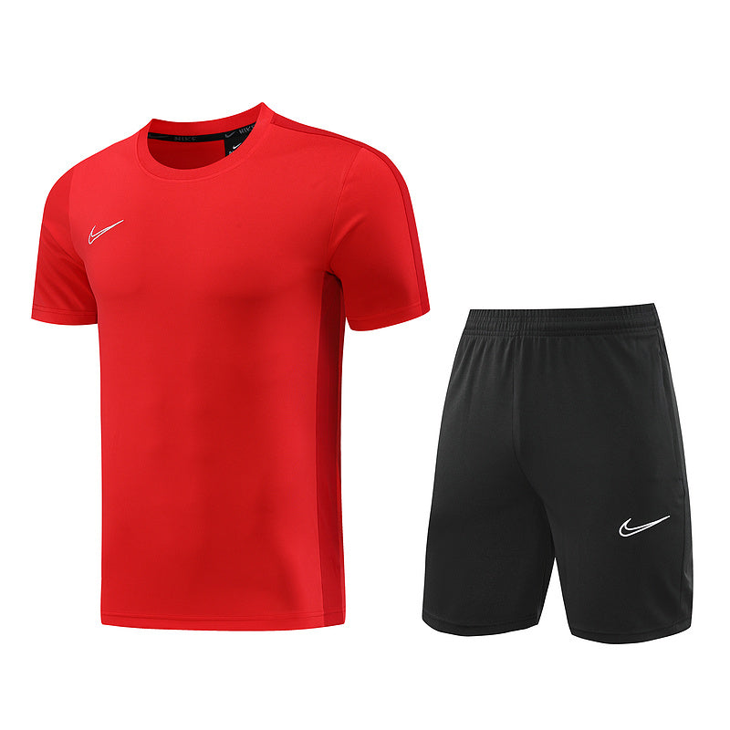 Conjunto de camiseta y pantalón corto Nike